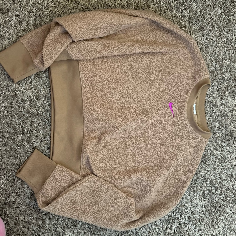Nike Oversized Cropped Sweater